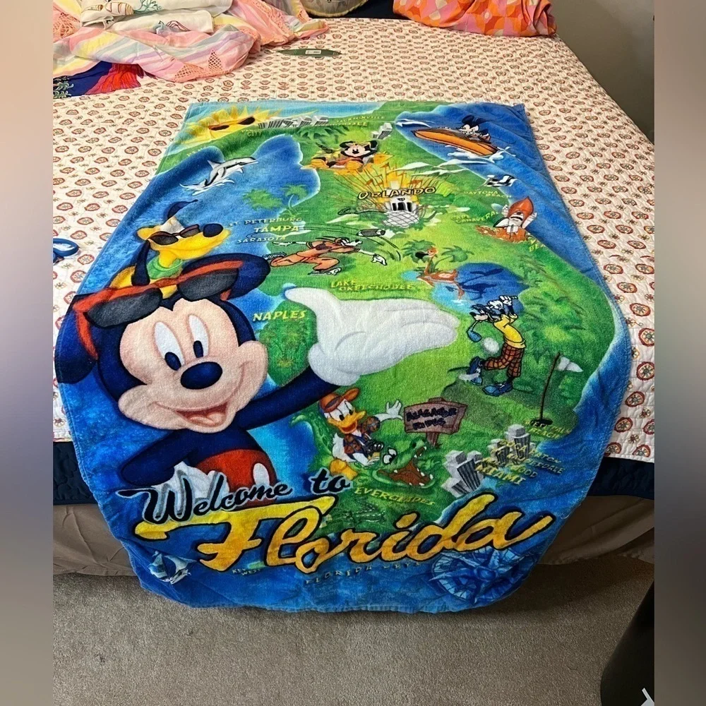 EUC Disney Vintage Y2K Florida Mickey Mouse Beach Pool Towel 28x58”